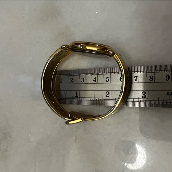✔️ Rare Collezio Gold Oval Bracelet Watch